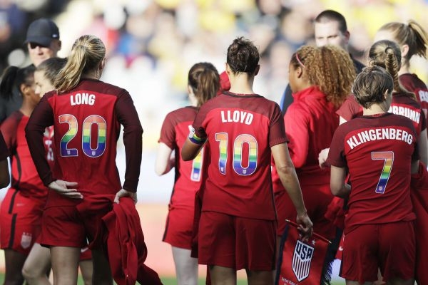 Jogadora recusou usar camisa com símbolo LGBT